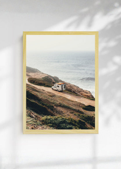 Cuadro Decorativo Playa, Motorhome Acantilado Niebla