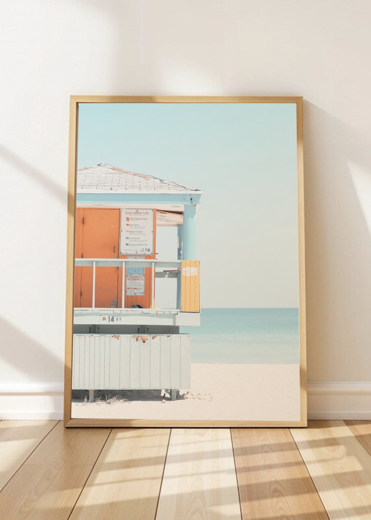 Cuadro Decorativo Playa, Puesto Guardavidas Naranja