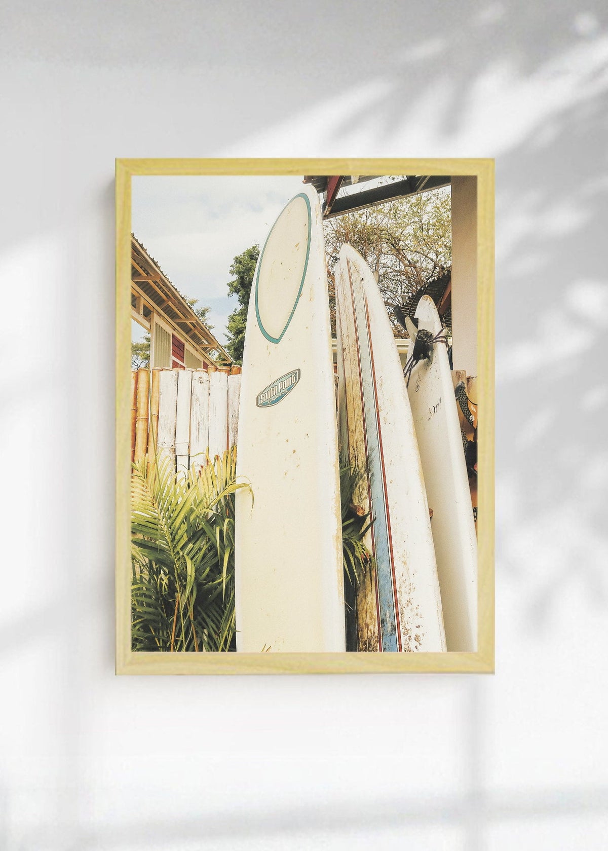 Cuadro Decorativo Playa, Tablas Blancas Apoyadas