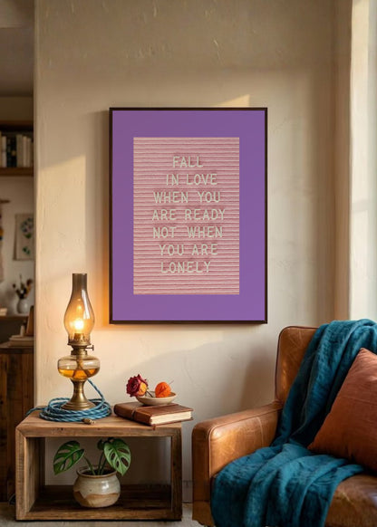 Cuadro Decorativo Trendy, Fall in Love Texto Lila