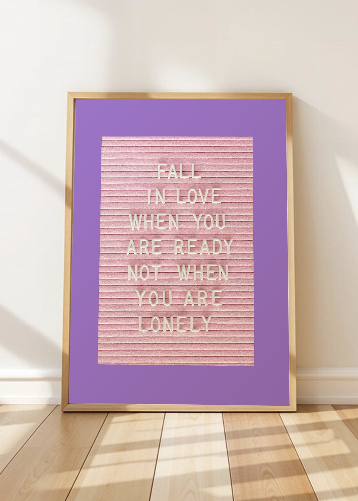 Cuadro Decorativo Trendy, Fall in Love Texto Lila