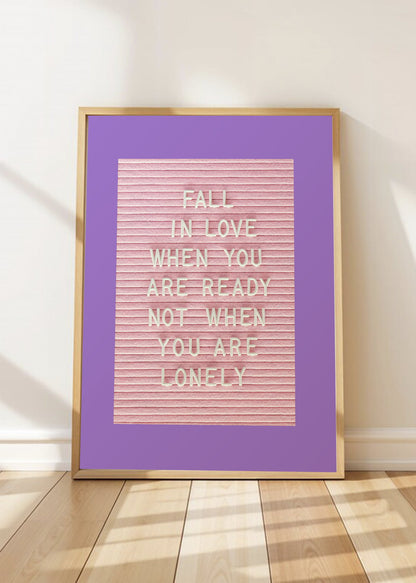 Cuadro Decorativo Trendy, Fall in Love Texto Lila