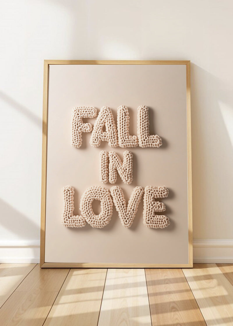 Letras Fall in Love Perla Crema