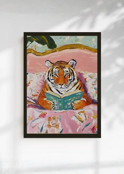 Cuadro Decorativo Trendy, Tigre Leyendo Cama Floral