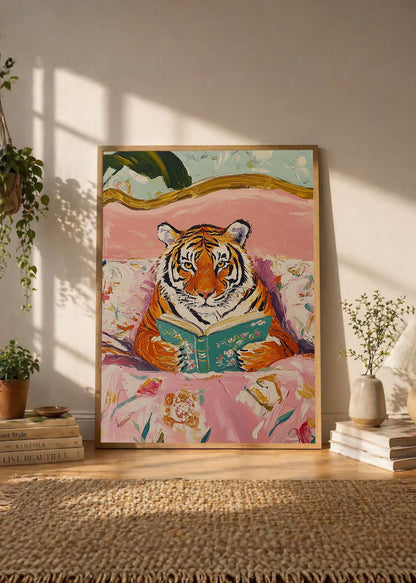 Cuadro Decorativo Trendy, Tigre Leyendo Cama Floral
