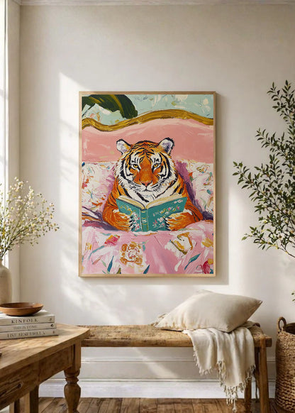 Cuadro Decorativo Trendy, Tigre Leyendo Cama Floral