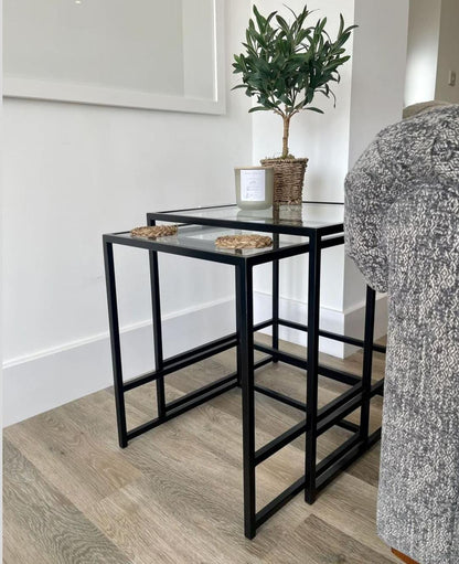 Mesa Nido Aria Glass